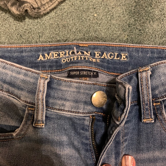 Ripped American Eagle Jeans - Picture 3 of 6